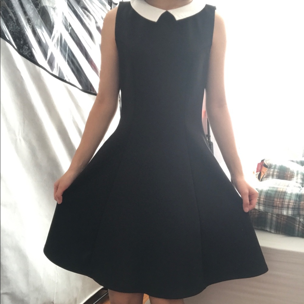 Sleeveless Black Collar Dress